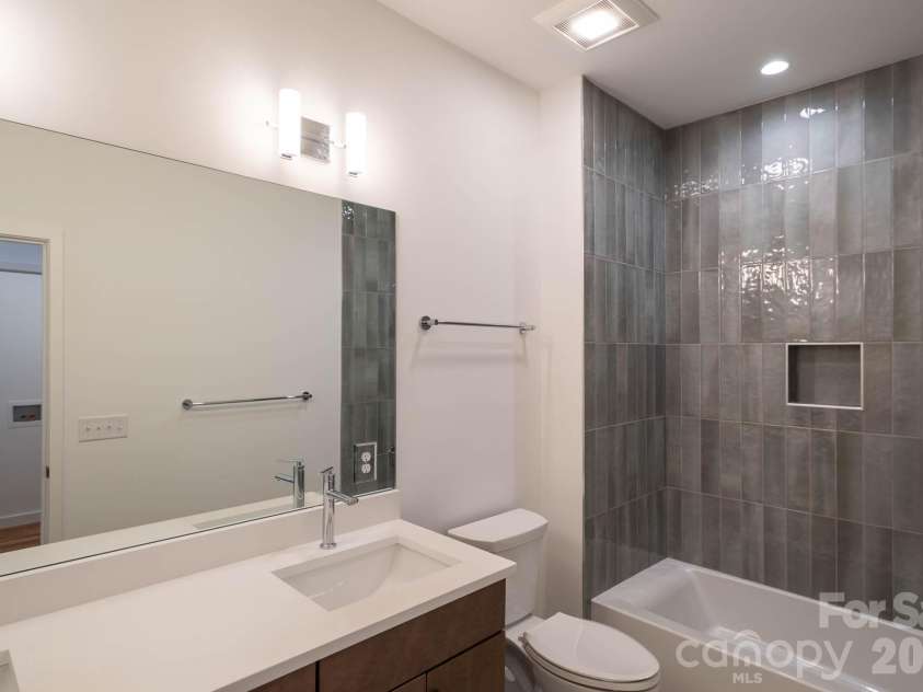33 Spooks Branch Road, Asheville, NC 28804.  MLS# CAR4419651, YatesRealty ID 48465. 