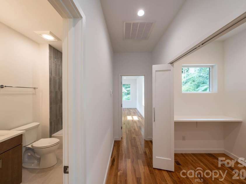 33 Spooks Branch Road, Asheville, NC 28804.  MLS# CAR4419651, YatesRealty ID 48465. 