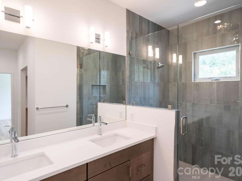 33 Spooks Branch Road, Asheville, NC 28804.  MLS# CAR4419651, YatesRealty ID 48465. 