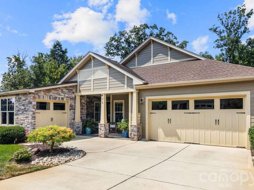 418 Flat Rock Drive, Denver, NC 28037.  MLS# CAR4419857, YatesRealty ID 48466. 