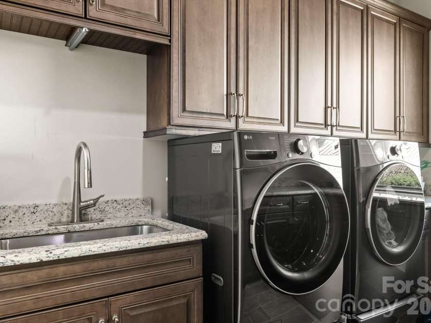 418 Flat Rock Drive, Denver, NC 28037.  MLS# CAR4419857, YatesRealty ID 48466. 