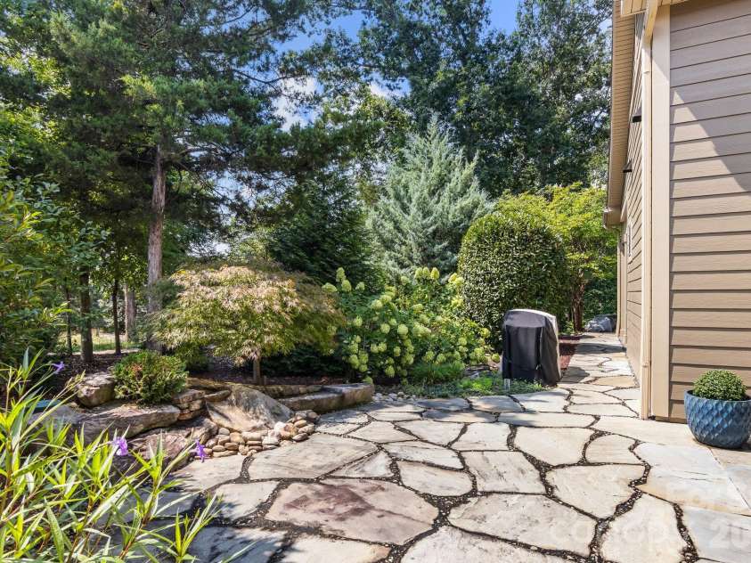 418 Flat Rock Drive, Denver, NC 28037.  MLS# CAR4419857, YatesRealty ID 48466. 