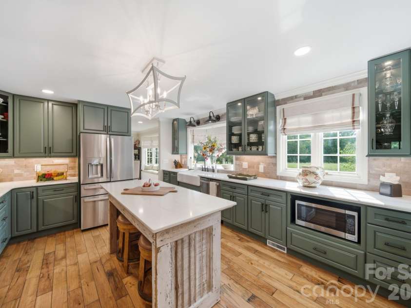 10400 Old Beatty Ford Road, Rockwell, NC 28138.  MLS# CAR4411999, YatesRealty ID 48469. Spacious Kitchen