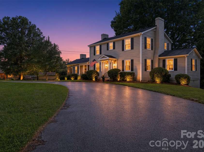 330 Center Street, Taylorsville, NC 28681.  MLS# CAR4416353, YatesRealty ID 48472. 