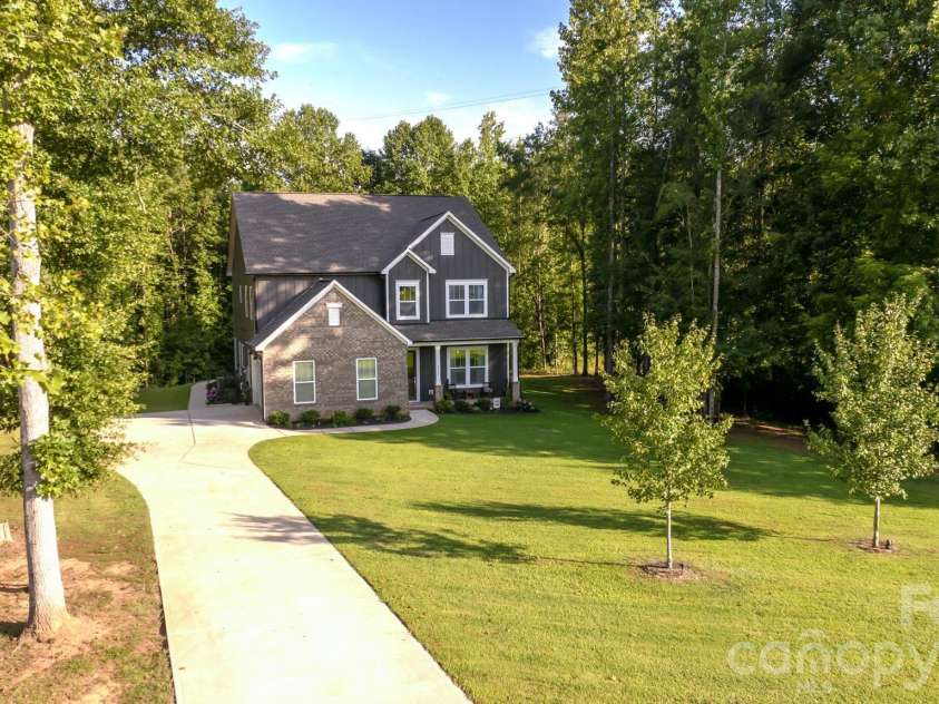 4298 Brandy Creek Court, Clover, SC 29710.  MLS# CAR4416372, YatesRealty ID 48473. 