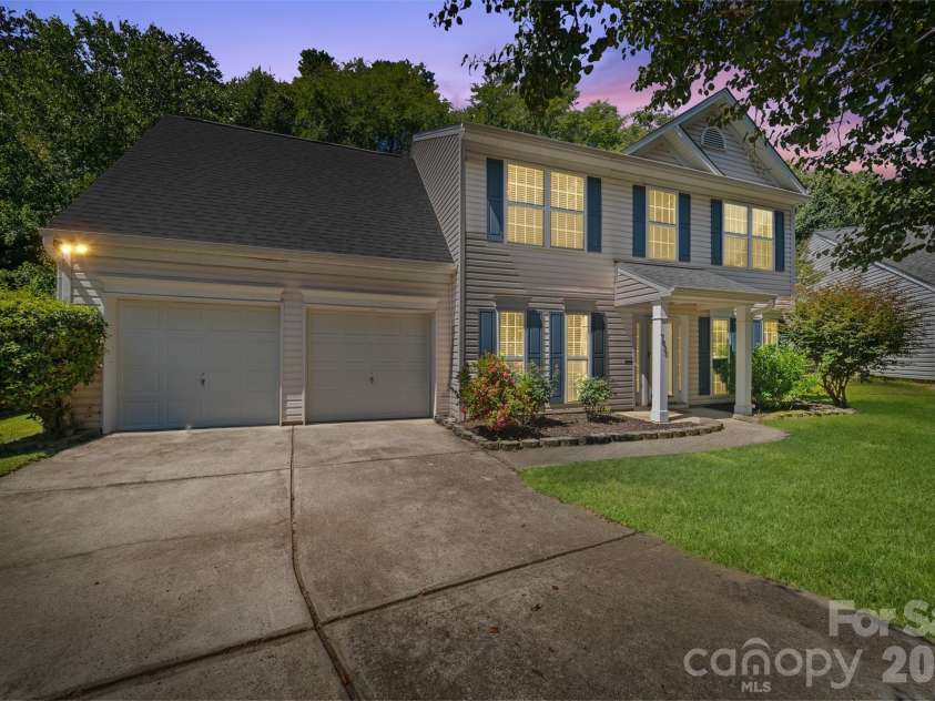 7838 Cafferty Circle, Charlotte, NC 28215.  MLS# CAR4419885, YatesRealty ID 48477. 