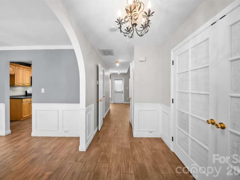 7838 Cafferty Circle, Charlotte, NC 28215.  MLS# CAR4419885, YatesRealty ID 48477. 