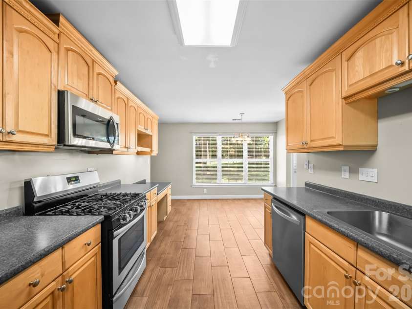 7838 Cafferty Circle, Charlotte, NC 28215.  MLS# CAR4419885, YatesRealty ID 48477. 