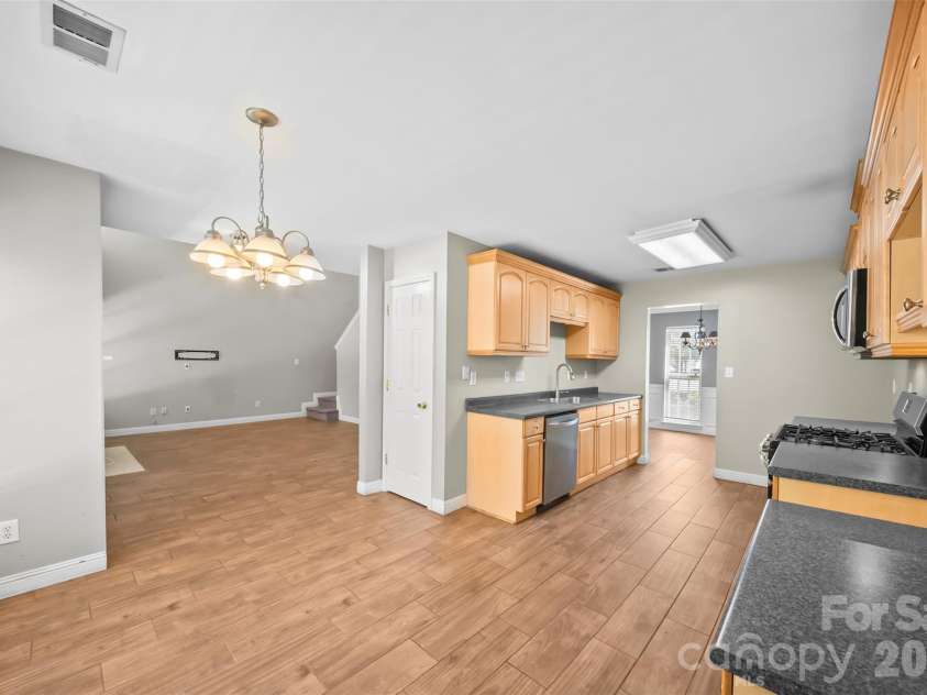 7838 Cafferty Circle, Charlotte, NC 28215.  MLS# CAR4419885, YatesRealty ID 48477. 