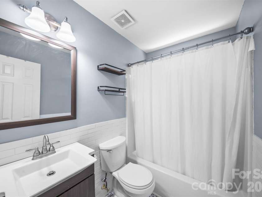 7838 Cafferty Circle, Charlotte, NC 28215.  MLS# CAR4419885, YatesRealty ID 48477. 