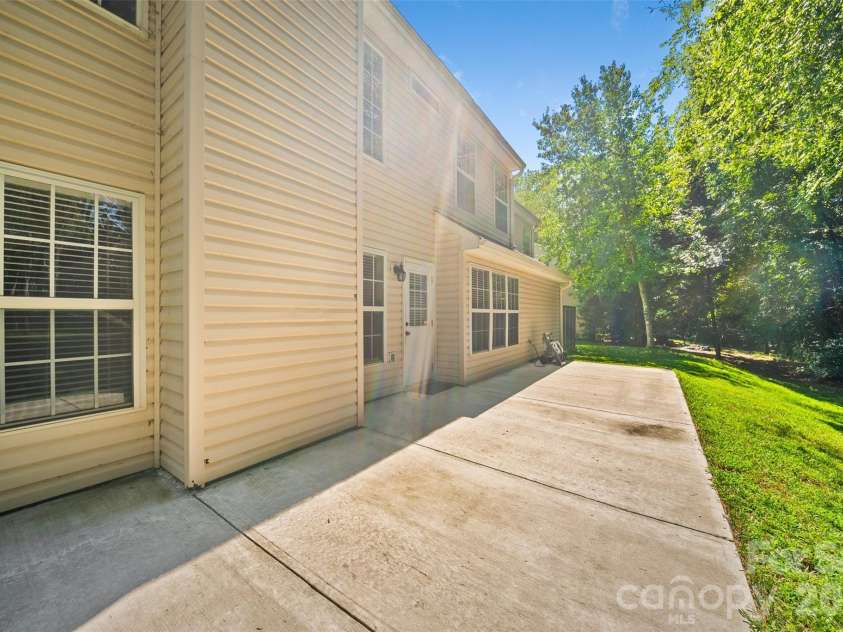 7838 Cafferty Circle, Charlotte, NC 28215.  MLS# CAR4419885, YatesRealty ID 48477. 