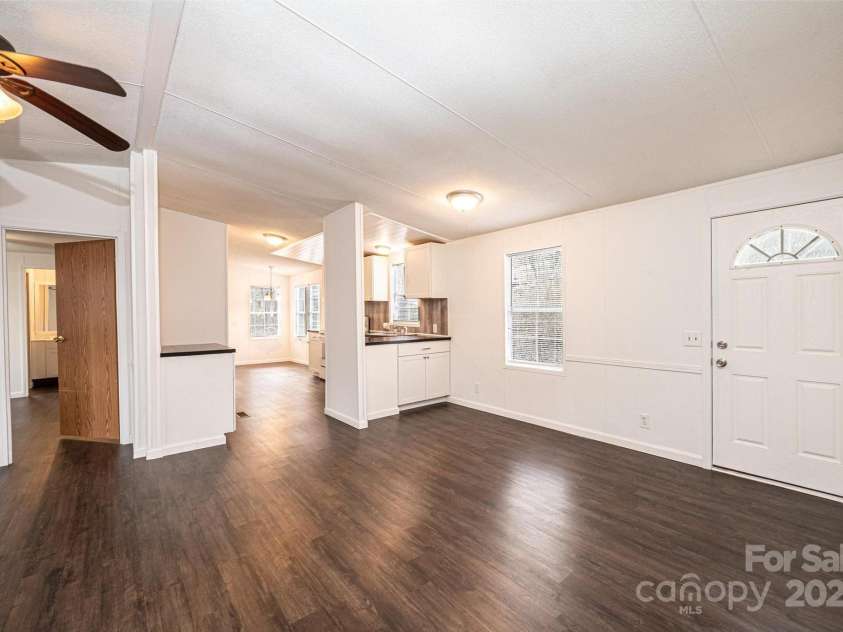 519 Ridgeway Place, Lenoir, NC 28645.  MLS# CAR4225199, YatesRealty ID 4848. 