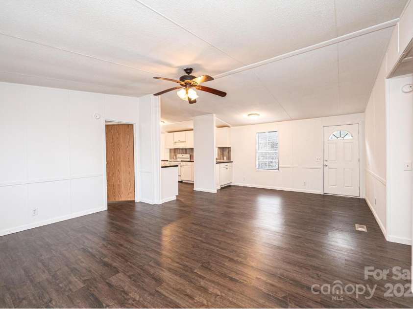 519 Ridgeway Place, Lenoir, NC 28645.  MLS# CAR4225199, YatesRealty ID 4848. 