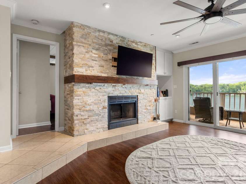 9816 Emerald Point Drive, Charlotte, NC 28278.  MLS# CAR4419899, YatesRealty ID 48480. 