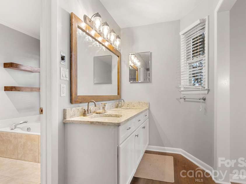 9816 Emerald Point Drive, Charlotte, NC 28278.  MLS# CAR4419899, YatesRealty ID 48480. 