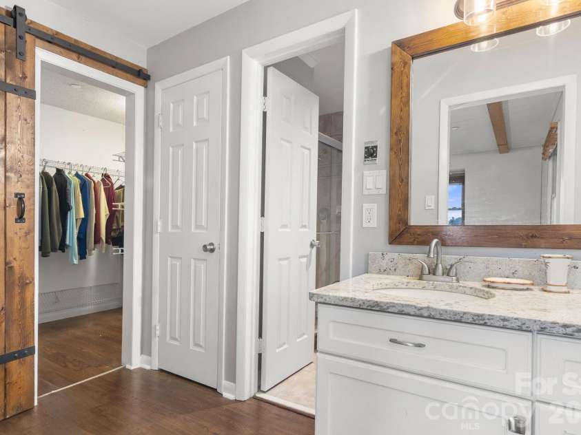 9816 Emerald Point Drive, Charlotte, NC 28278.  MLS# CAR4419899, YatesRealty ID 48480. 