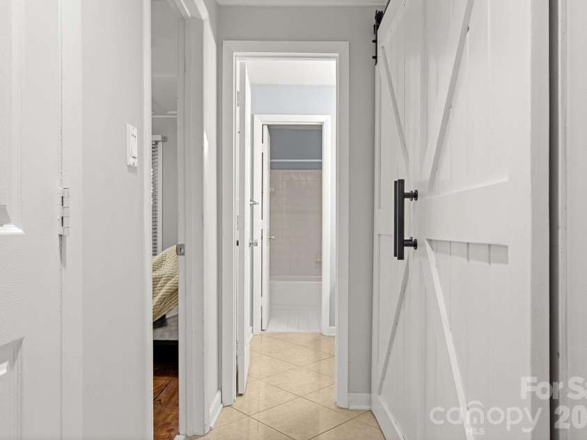 9816 Emerald Point Drive, Charlotte, NC 28278.  MLS# CAR4419899, YatesRealty ID 48480. 