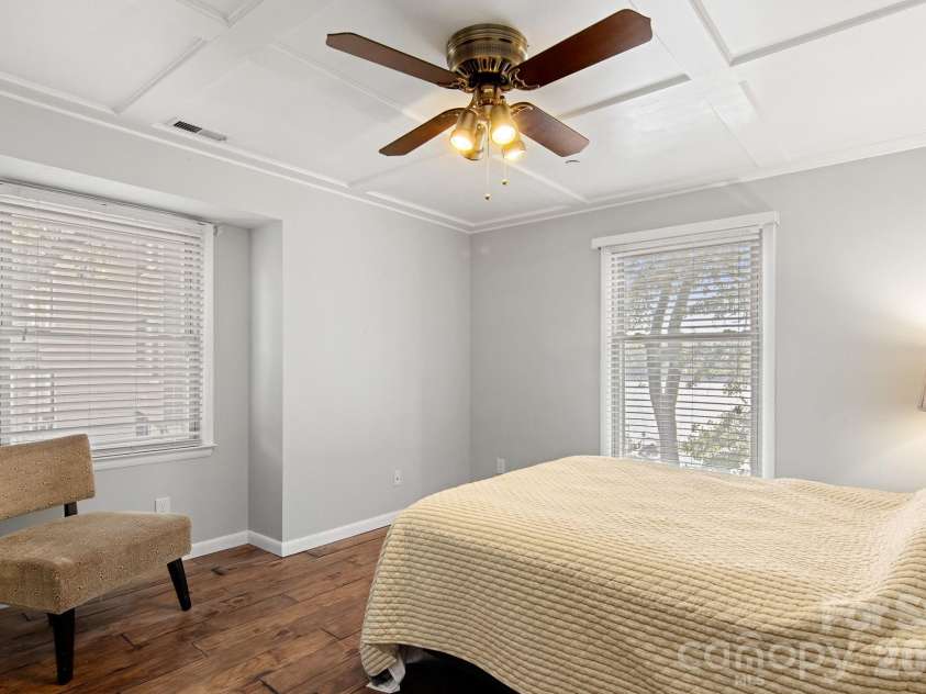 9816 Emerald Point Drive, Charlotte, NC 28278.  MLS# CAR4419899, YatesRealty ID 48480. 