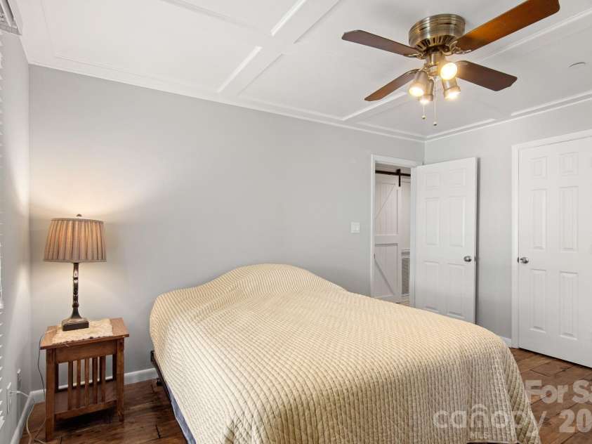 9816 Emerald Point Drive, Charlotte, NC 28278.  MLS# CAR4419899, YatesRealty ID 48480. 