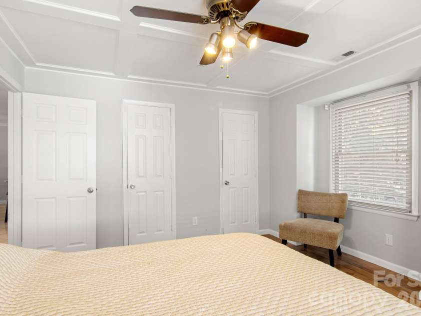 9816 Emerald Point Drive, Charlotte, NC 28278.  MLS# CAR4419899, YatesRealty ID 48480. 
