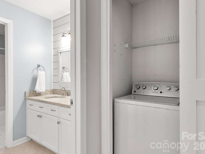 9816 Emerald Point Drive, Charlotte, NC 28278.  MLS# CAR4419899, YatesRealty ID 48480. 