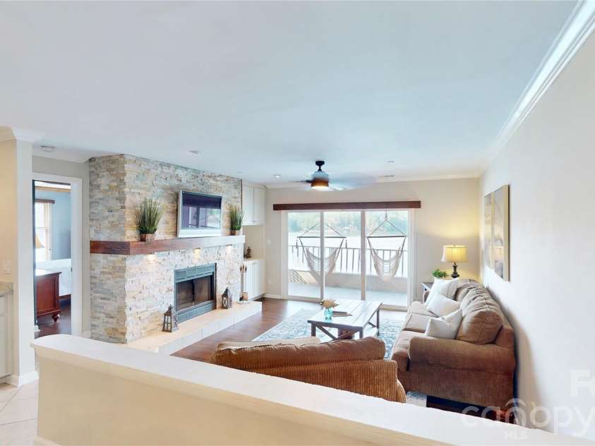 9816 Emerald Point Drive, Charlotte, NC 28278.  MLS# CAR4419899, YatesRealty ID 48480. 