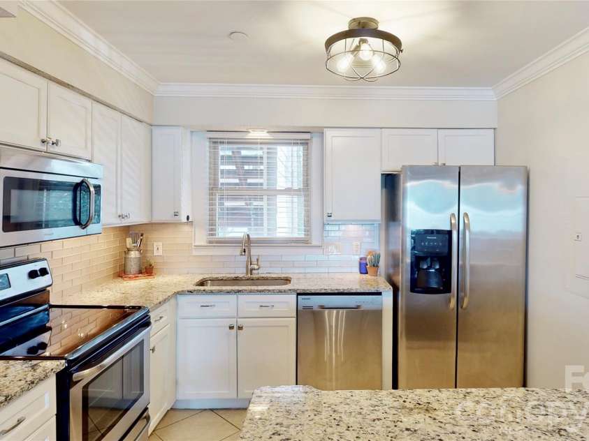 9816 Emerald Point Drive, Charlotte, NC 28278.  MLS# CAR4419899, YatesRealty ID 48480. 