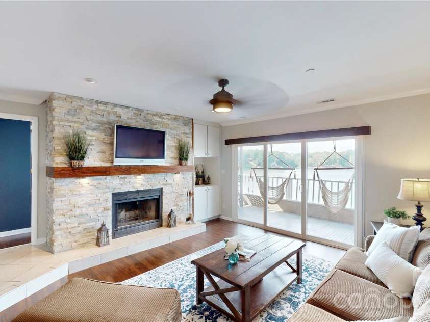 9816 Emerald Point Drive, Charlotte, NC 28278.  MLS# CAR4419899, YatesRealty ID 48480. 