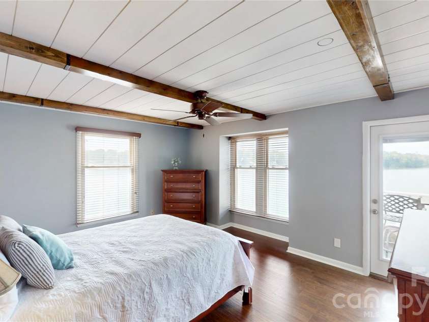 9816 Emerald Point Drive, Charlotte, NC 28278.  MLS# CAR4419899, YatesRealty ID 48480. 