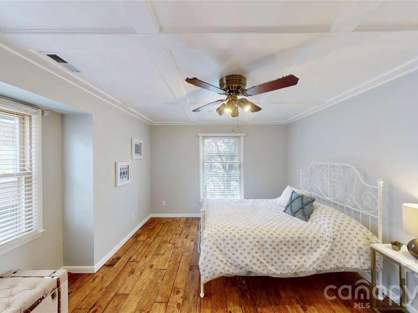 9816 Emerald Point Drive, Charlotte, NC 28278.  MLS# CAR4419899, YatesRealty ID 48480. 