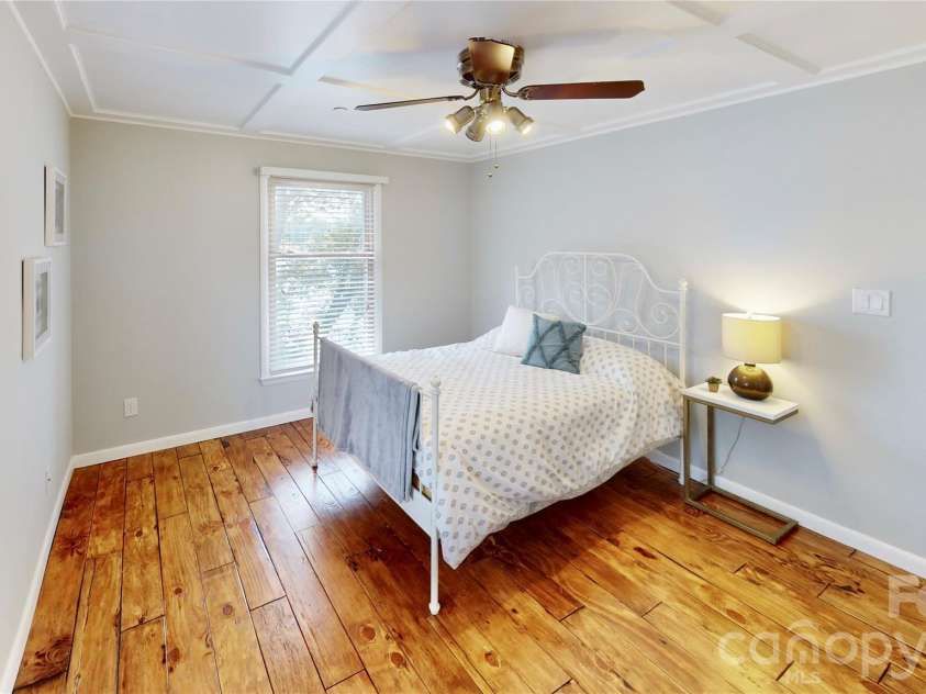 9816 Emerald Point Drive, Charlotte, NC 28278.  MLS# CAR4419899, YatesRealty ID 48480. 