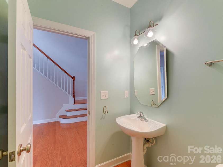 5915 Trailwater Road, Charlotte, NC 28278.  MLS# CAR4417800, YatesRealty ID 48481. 