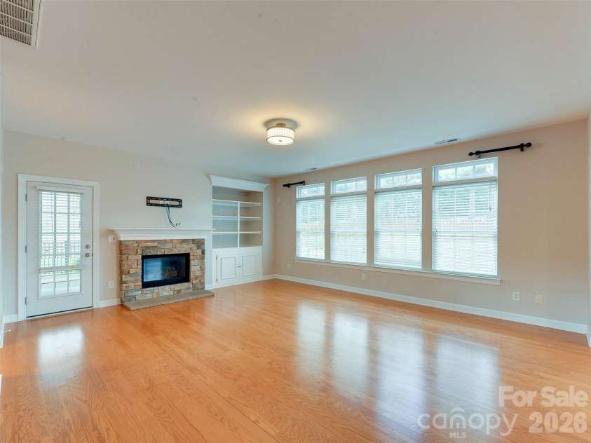 5915 Trailwater Road, Charlotte, NC 28278.  MLS# CAR4417800, YatesRealty ID 48481. 