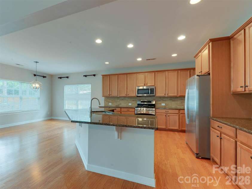 5915 Trailwater Road, Charlotte, NC 28278.  MLS# CAR4417800, YatesRealty ID 48481. 