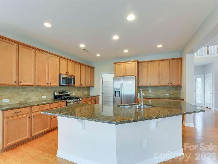 5915 Trailwater Road, Charlotte, NC 28278.  MLS# CAR4417800, YatesRealty ID 48481. 