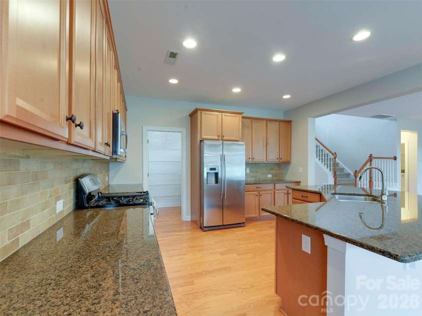 5915 Trailwater Road, Charlotte, NC 28278.  MLS# CAR4417800, YatesRealty ID 48481. 