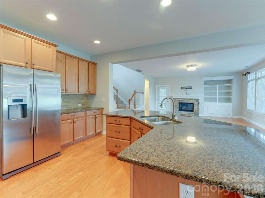 5915 Trailwater Road, Charlotte, NC 28278.  MLS# CAR4417800, YatesRealty ID 48481. 