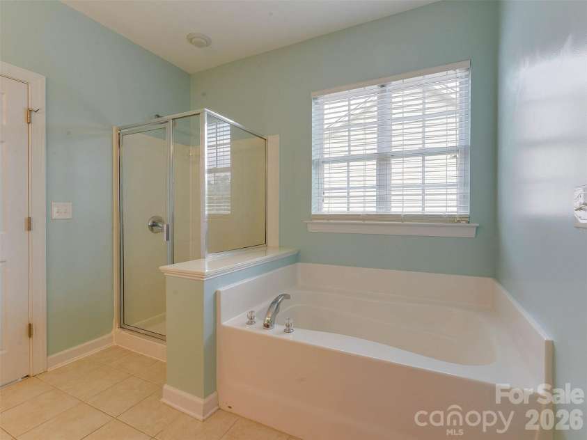 5915 Trailwater Road, Charlotte, NC 28278.  MLS# CAR4417800, YatesRealty ID 48481. 