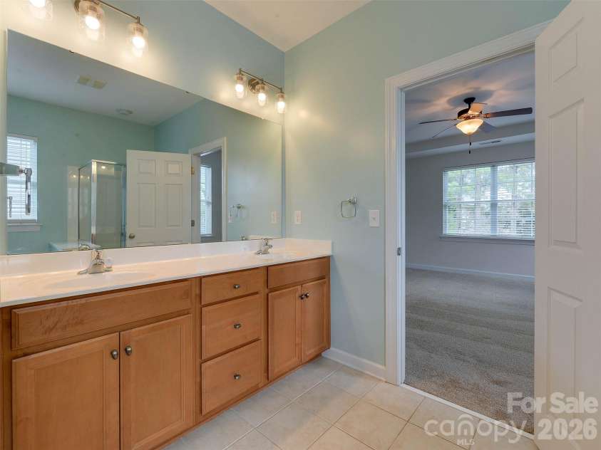 5915 Trailwater Road, Charlotte, NC 28278.  MLS# CAR4417800, YatesRealty ID 48481. 