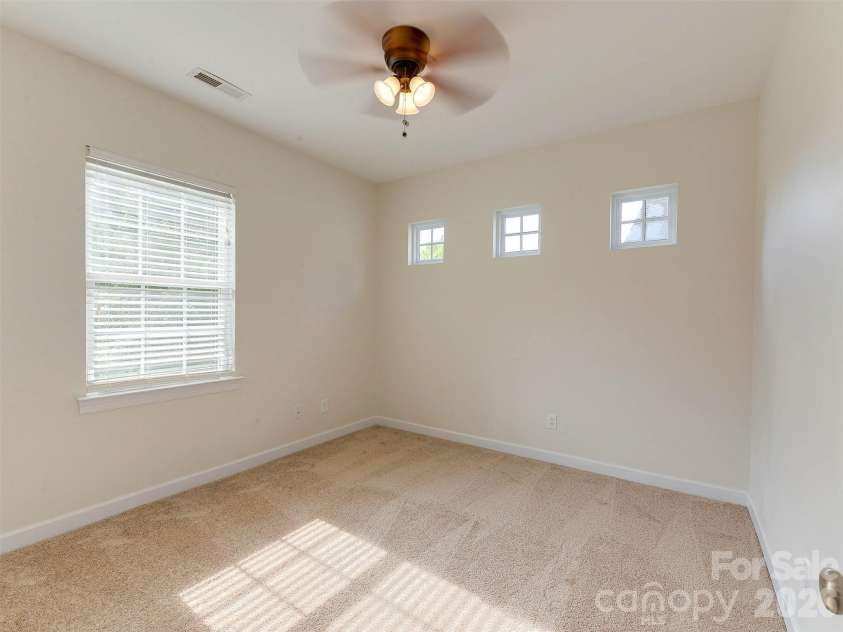 5915 Trailwater Road, Charlotte, NC 28278.  MLS# CAR4417800, YatesRealty ID 48481. 