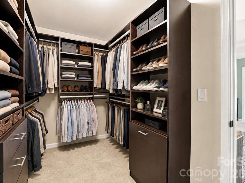 4742 Phifer Crest Court, Charlotte, NC 28226.  MLS# CAR4417441, YatesRealty ID 48482. (2) Huge Walk-In Closets