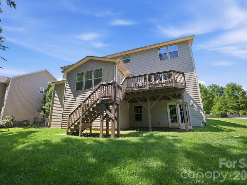 4742 Phifer Crest Court, Charlotte, NC 28226.  MLS# CAR4417441, YatesRealty ID 48482. 