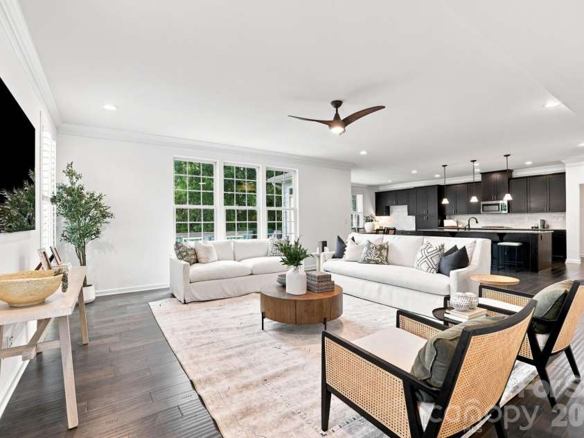 4742 Phifer Crest Court, Charlotte, NC 28226.  MLS# CAR4417441, YatesRealty ID 48482. Adjoins Kitchen
