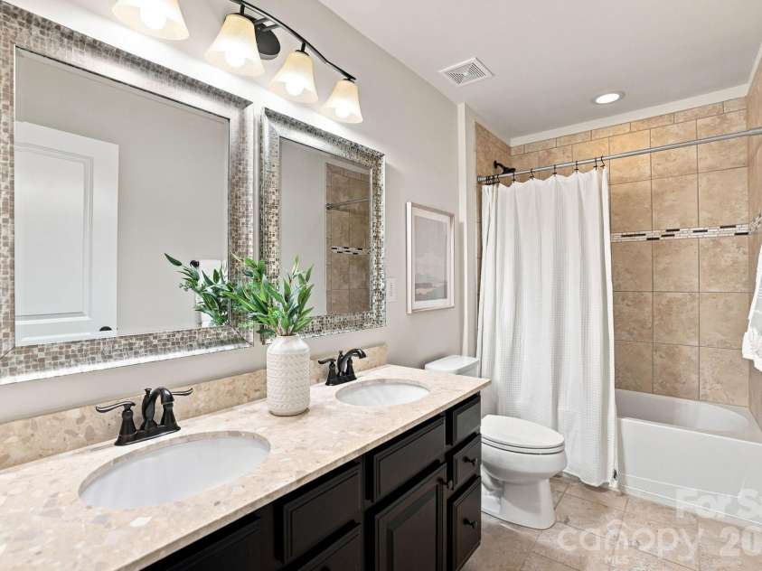 4742 Phifer Crest Court, Charlotte, NC 28226.  MLS# CAR4417441, YatesRealty ID 48482. Dual Vanities
