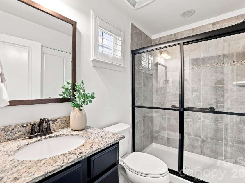 4742 Phifer Crest Court, Charlotte, NC 28226.  MLS# CAR4417441, YatesRealty ID 48482. Full En-Suite Bath