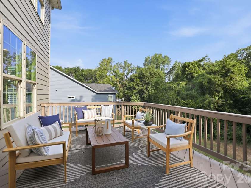 4742 Phifer Crest Court, Charlotte, NC 28226.  MLS# CAR4417441, YatesRealty ID 48482. Private Rear Deck