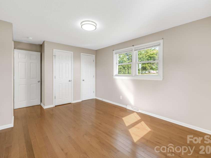 409 oak street Extension, Forest City, NC 28043.  MLS# CAR4416852, YatesRealty ID 48483. Front bedroom 2