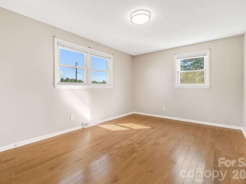 409 oak street Extension, Forest City, NC 28043.  MLS# CAR4416852, YatesRealty ID 48483. Front bedroom 2