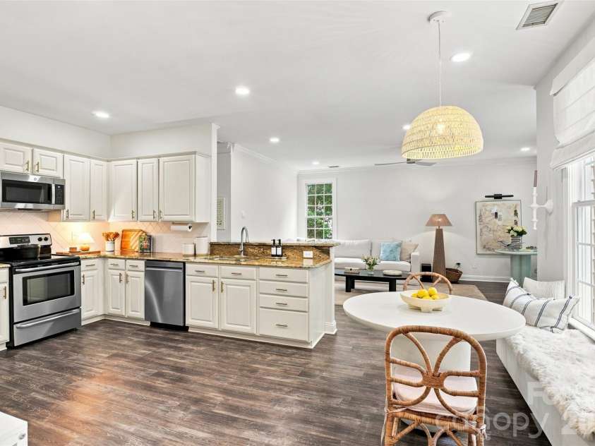 9434 Valley Road, Charlotte, NC 28270.  MLS# CAR4418424, YatesRealty ID 48485. 