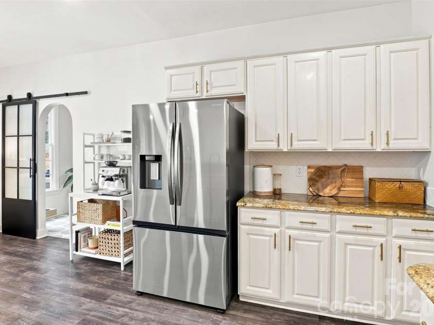 9434 Valley Road, Charlotte, NC 28270.  MLS# CAR4418424, YatesRealty ID 48485. 